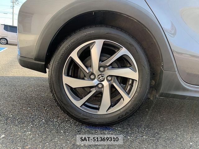 Toyota AQUA 2017-09 8561125-27