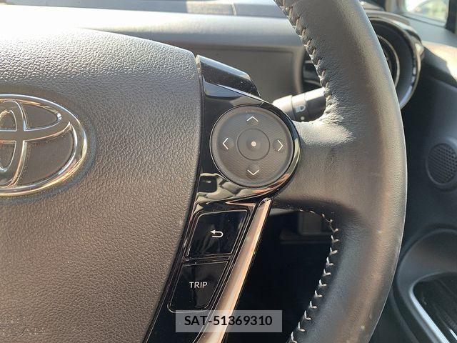 Toyota AQUA 2017-09 8561125-7