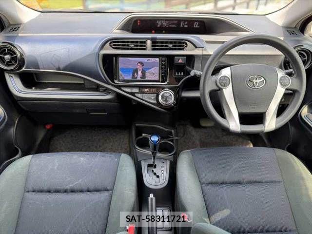 Toyota AQUA 2015-10 8561149-1