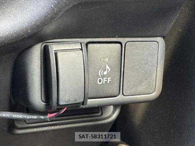 Toyota AQUA 2015-10 8561149-26