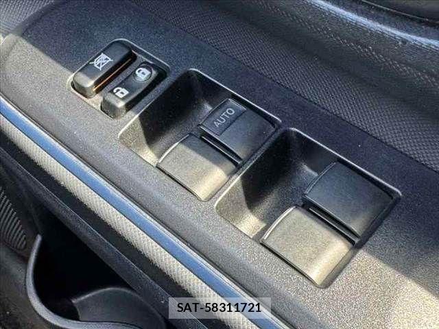 Toyota AQUA 2015-10 8561149-27