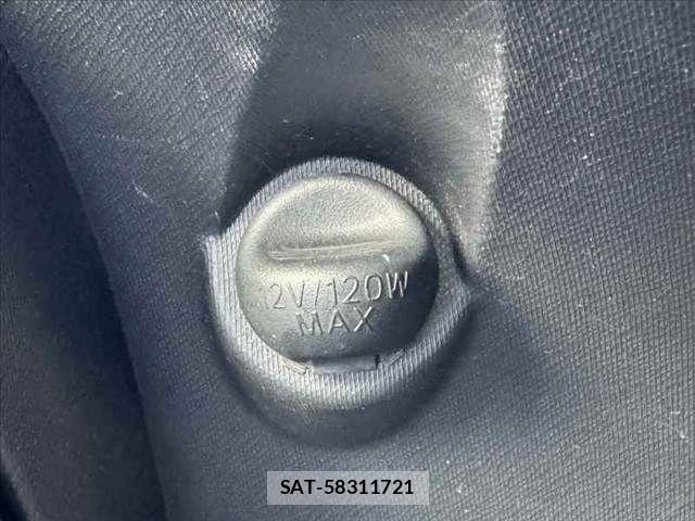 Toyota AQUA 2015-10 8561149-28