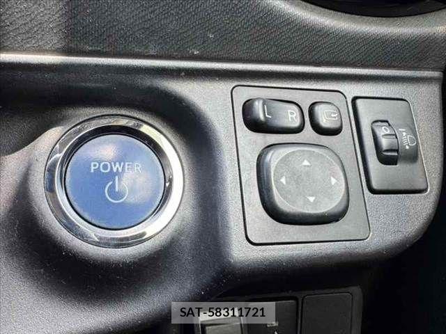 Toyota AQUA 2015-10 8561149-4