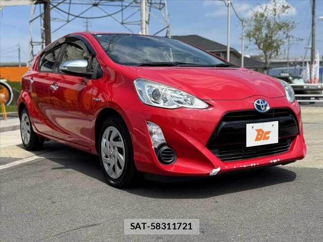Toyota AQUA 2015-10 8561149-7