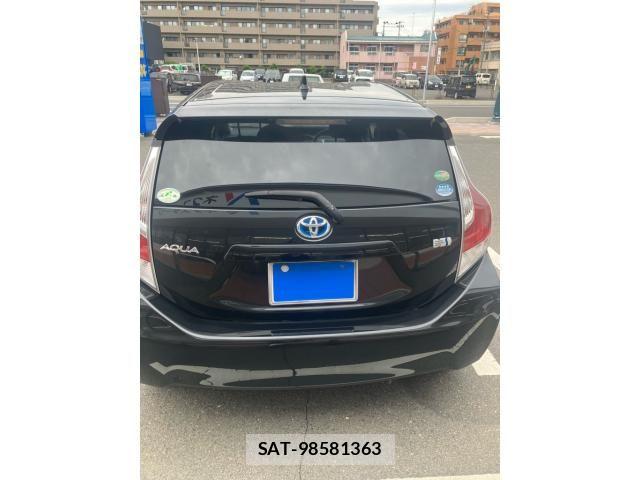 Toyota AQUA 2015-10 8561140-2