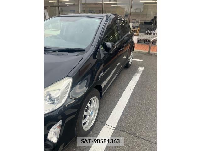 Toyota AQUA 2015-10 8561140-3