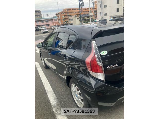 Toyota AQUA 2015-10 8561140-5