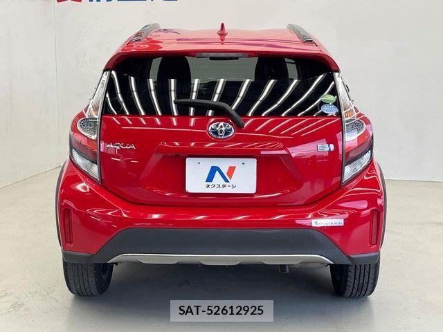 Toyota AQUA 2017-12 8561123-14