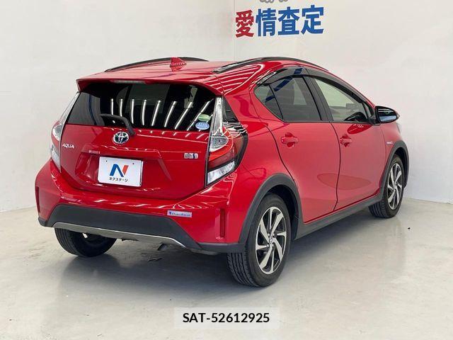Toyota AQUA 2017-12 8561123-16