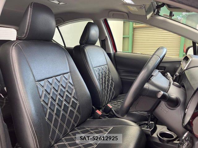 Toyota AQUA 2017-12 8561123-7