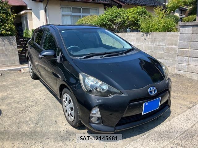 Toyota AQUA 2014-03 8561160-0
