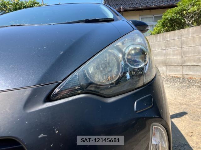 Toyota AQUA 2014-03 8561160-10