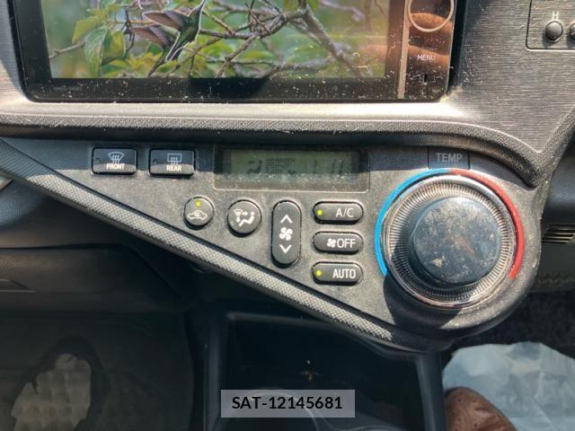 Toyota AQUA 2014-03 8561160-17