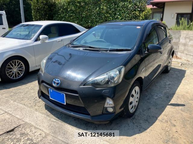 Toyota AQUA 2014-03 8561160-1
