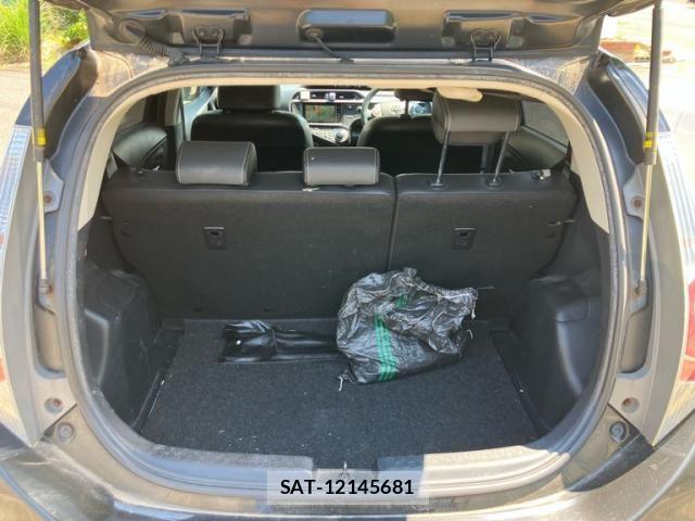 Toyota AQUA 2014-03 8561160-26