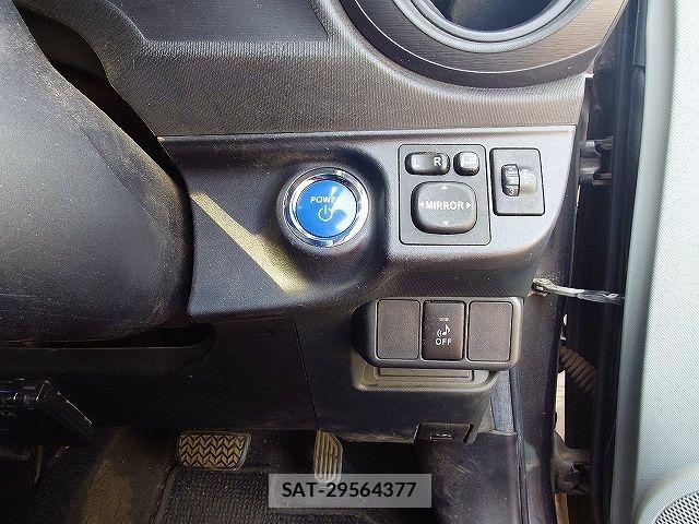 Toyota AQUA 2012-03 8561150-8