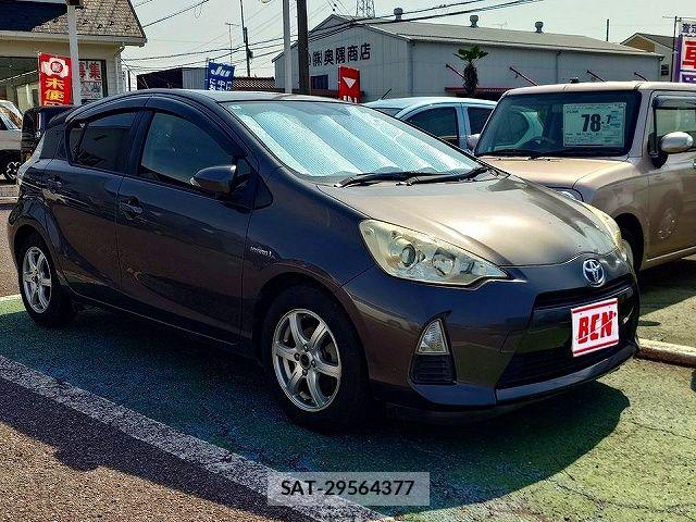 Toyota AQUA 2012-03 8561150-5