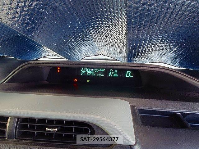 Toyota AQUA 2012-03 8561150-6