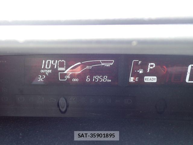 Toyota AQUA 2016-03 8561114-15