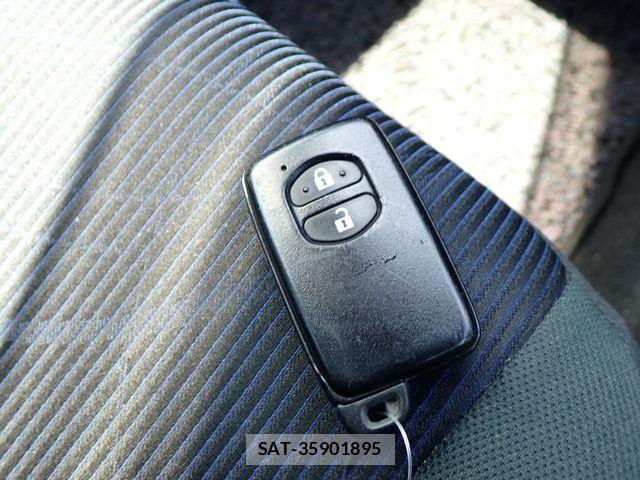 Toyota AQUA 2016-03 8561114-27