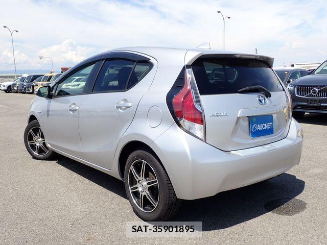 Toyota AQUA 2016-03 8561114-2
