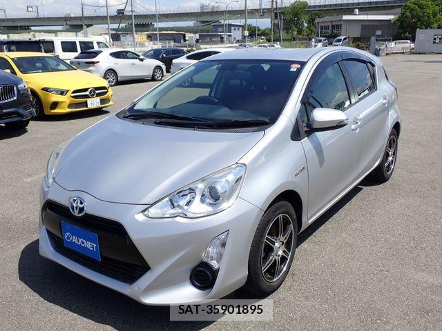 Toyota AQUA 2016-03 8561114-6