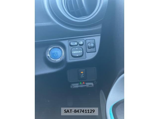 Toyota AQUA 2013-03 8561159-10