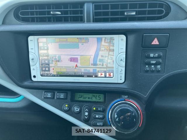 Toyota AQUA 2013-03 8561159-16