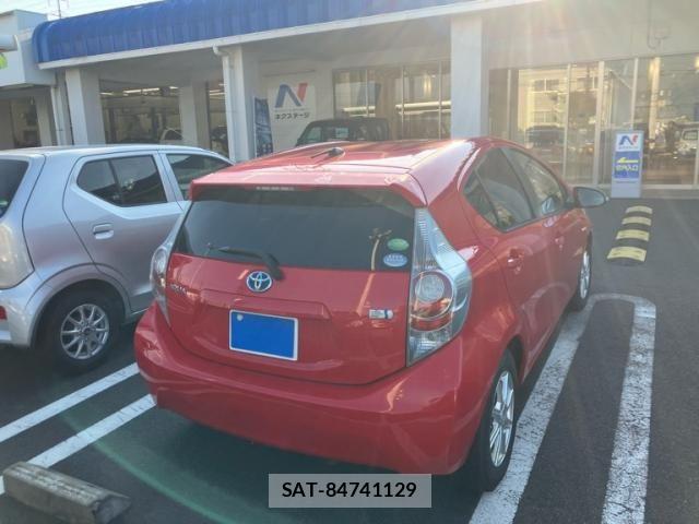 Toyota AQUA 2013-03 8561159-2