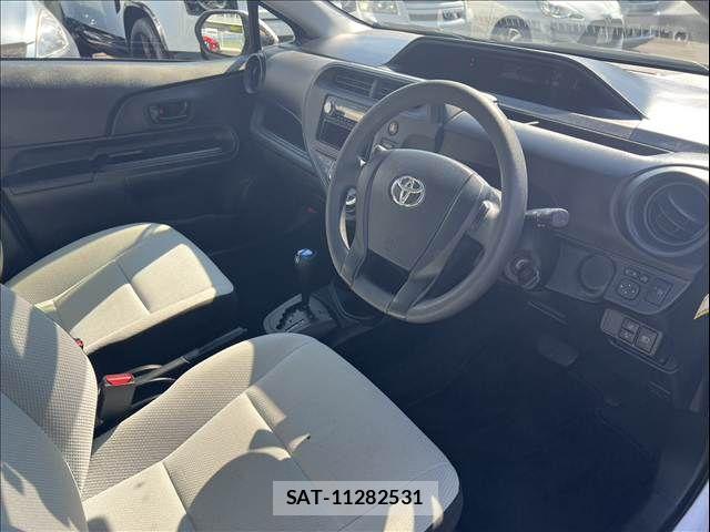 Toyota AQUA 2021-07 8561126-12