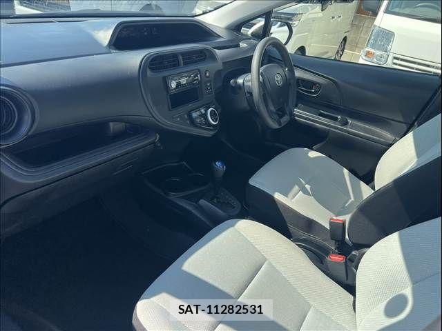 Toyota AQUA 2021-07 8561126-14