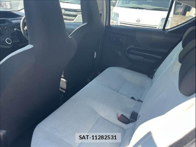 Toyota AQUA 2021-07 8561126-15