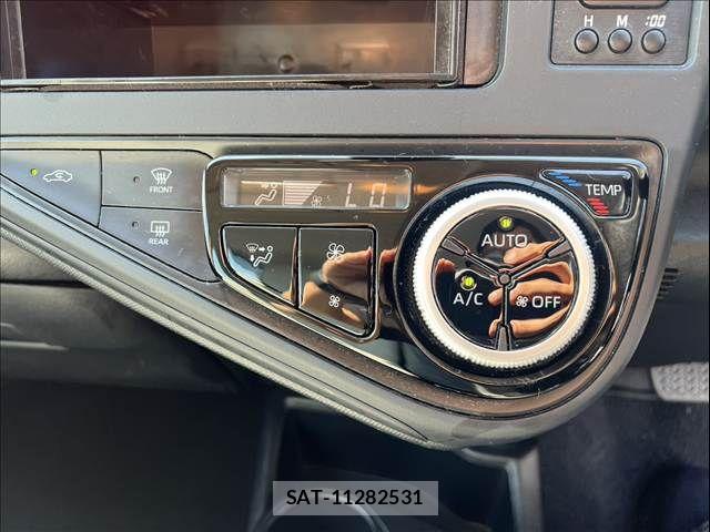 Toyota AQUA 2021-07 8561126-18