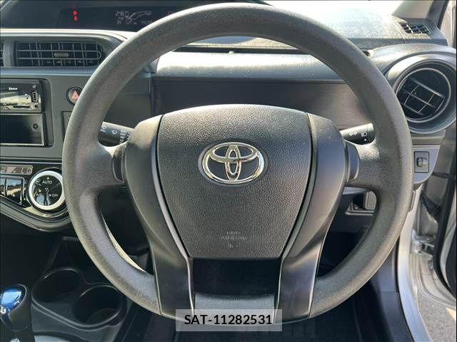 Toyota AQUA 2021-07 8561126-21