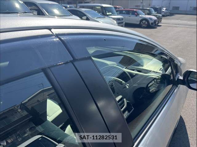 Toyota AQUA 2021-07 8561126-29