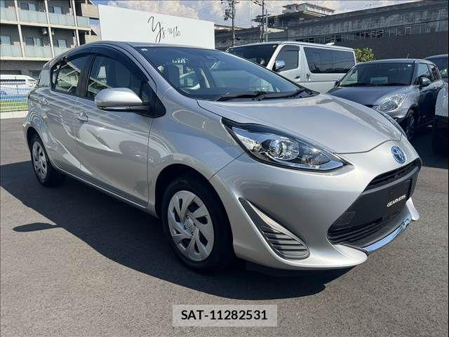 Toyota AQUA 2021-07 8561126-4