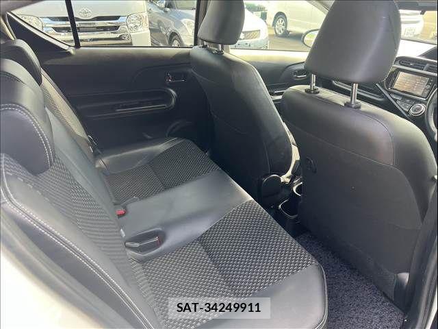 Toyota AQUA 2016-09 8561135-12