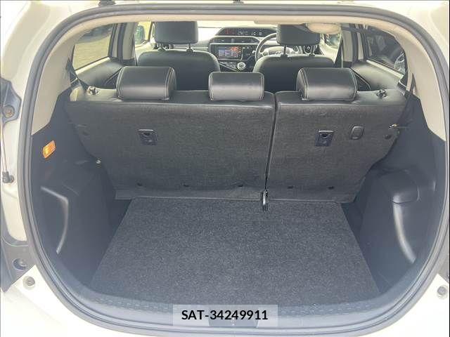 Toyota AQUA 2016-09 8561135-15