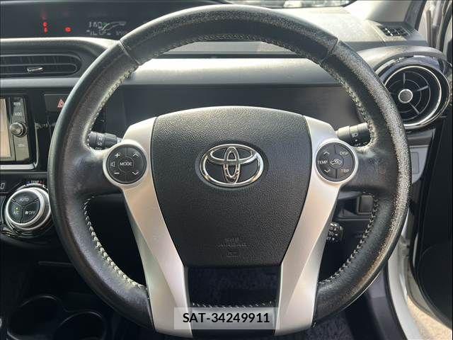 Toyota AQUA 2016-09 8561135-21