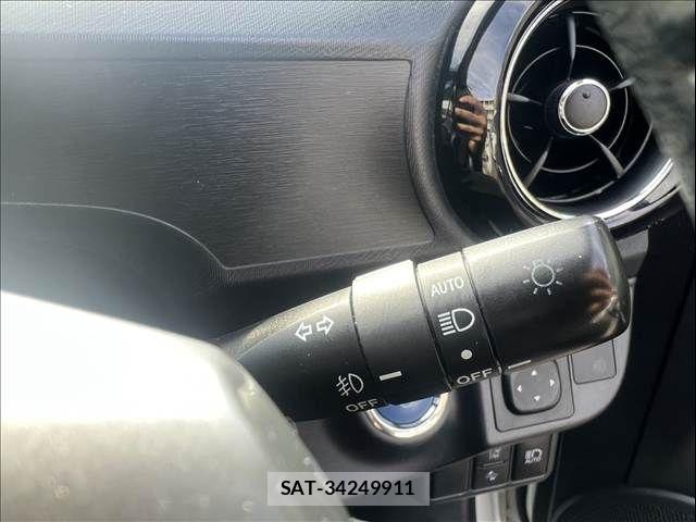 Toyota AQUA 2016-09 8561135-25