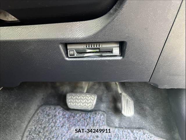 Toyota AQUA 2016-09 8561135-27