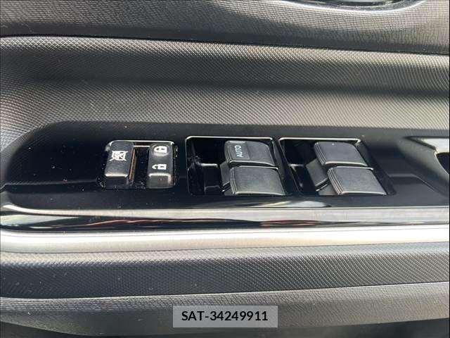 Toyota AQUA 2016-09 8561135-28