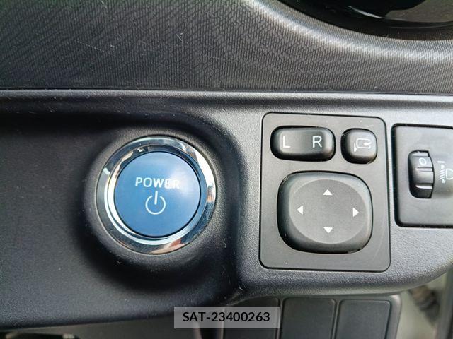 Toyota AQUA 2015-11 8561138-10
