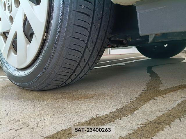 Toyota AQUA 2015-11 8561138-19