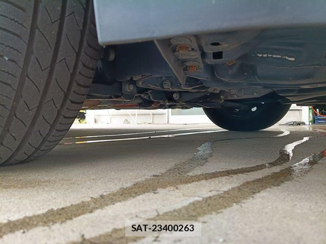 Toyota AQUA 2015-11 8561138-21