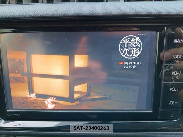 Toyota AQUA 2015-11 8561138-23