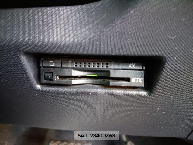 Toyota AQUA 2015-11 8561138-24