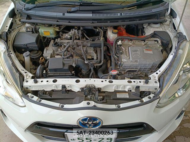Toyota AQUA 2015-11 8561138-26