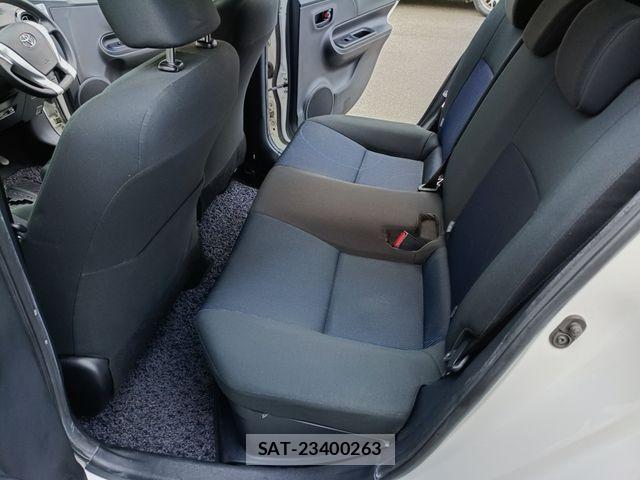 Toyota AQUA 2015-11 8561138-7