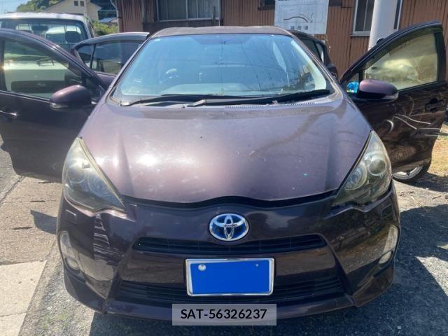 Toyota AQUA 2014-07 8561158-0